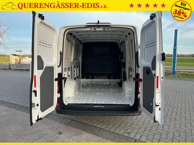 Volkswagen / Crafter Kastenwagen / Wei&szlig; / / / 30 2.0 TDI MR Aut. L3H2 / 4 J. Garantie