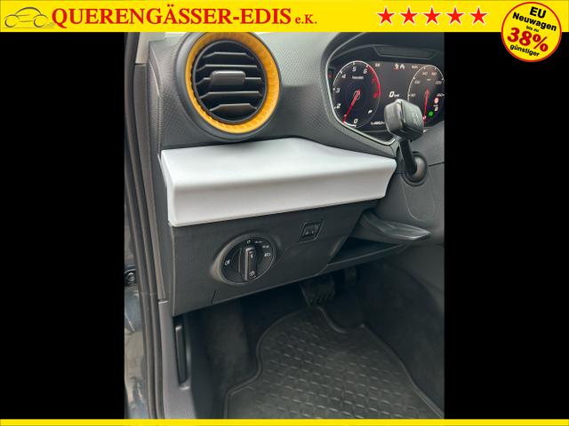 Seat / Arona / Grau / / / 1.0 TSI DSG / Wireless Full Link