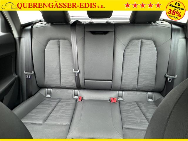 Audi / A5 Avant / / / / AHK+KAMERA+EL. HECKKL.+NAVI+SHZ+17 LM