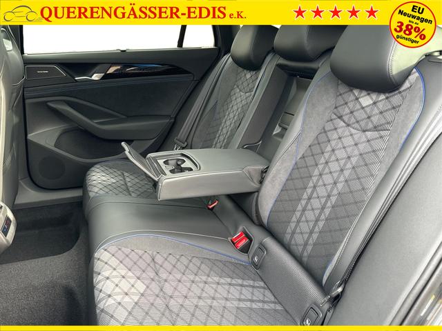 Volkswagen / Passat Variant / Grau / / / 4WD+AHK+PANO+HARMAN+19+BLACK STYLE
