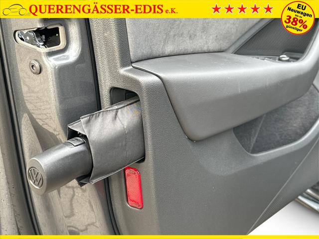 Volkswagen / Passat Variant / Grau / / / 4WD+AHK+PANO+HARMAN+19+BLACK STYLE