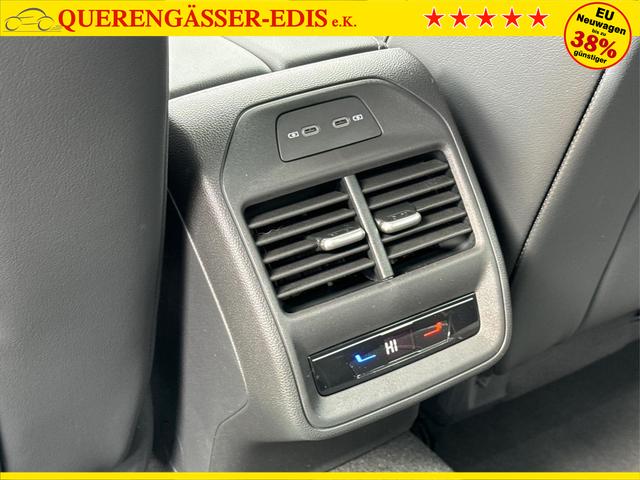 Volkswagen / Passat Variant / Grau / / / DSG+NAVI+MATRIX+MASSAGE+ACC+KAMERA