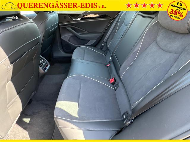 Volkswagen / Passat Variant / / / / DSG+NAVI+MATRIX+MASSAGE+ACC+KAMERA