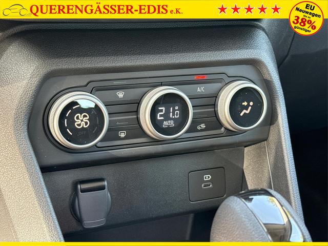 Dacia / Sandero / / / / KAMERA+SHZ+PDC+DAB+KLIMA