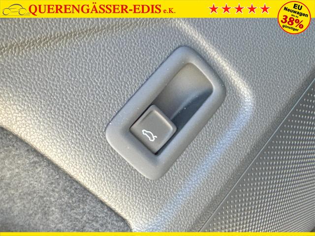 Volkswagen / Passat Variant / Schwarz / / / DSG+AHK+NAVI+MATRIX+MASSAGE+ACC+KAMERA