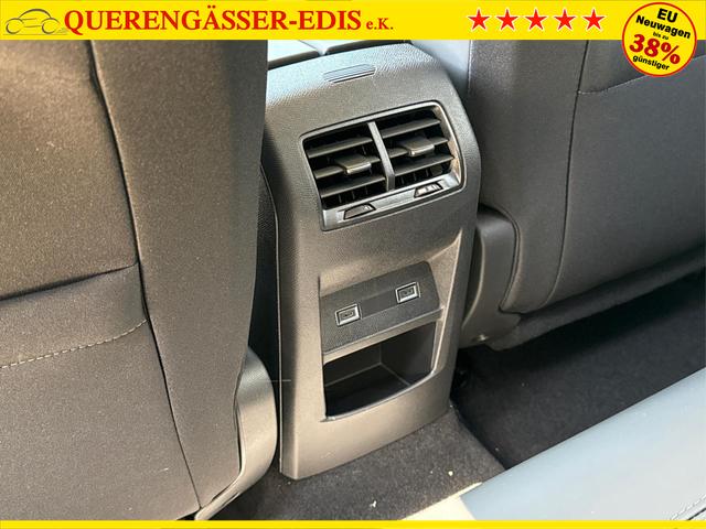 Peugeot / 308 SW / Weiß / / / EAT8+SHZ+AGR+KAMERA+ACC+KLIMA+LED+PDC+17 ALU