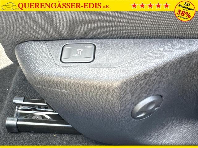 Peugeot / 308 SW / Weiß / / / EAT8+SHZ+AGR+KAMERA+ACC+KLIMA+LED+PDC+17 ALU