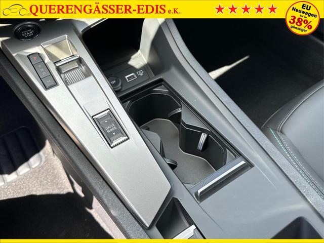 Peugeot / 308 SW / Weiß / / / EAT8+SHZ+AGR+KAMERA+ACC+KLIMA+LED+PDC+17 ALU
