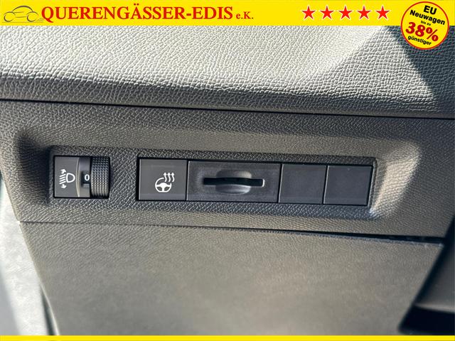 Peugeot / 308 SW / Weiß / / / EAT8+SHZ+AGR+KAMERA+ACC+KLIMA+LED+PDC+17 ALU
