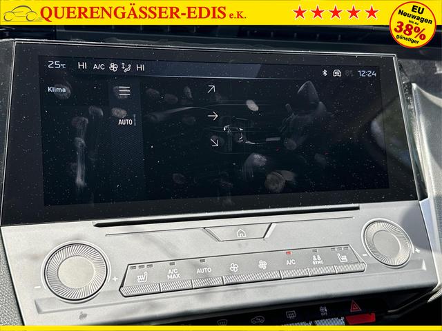 Peugeot / 308 SW / Weiß / / / EAT8+SHZ+AGR+KAMERA+ACC+KLIMA+LED+PDC+17 ALU