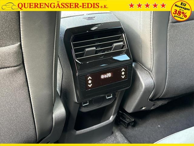 Peugeot / 5008 / Grau / / / e-DSC6+7 SITZE+NAVI+KAMERA+LED+19 ALU+KLIMA+PANORAMADISPLAY