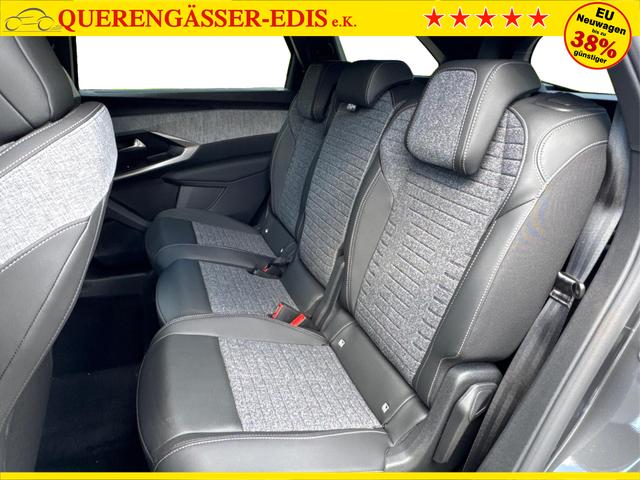 Peugeot / 5008 / Grau / / / e-DSC6+7 SITZE+NAVI+KAMERA+LED+19 ALU+KLIMA+PANORAMADISPLAY