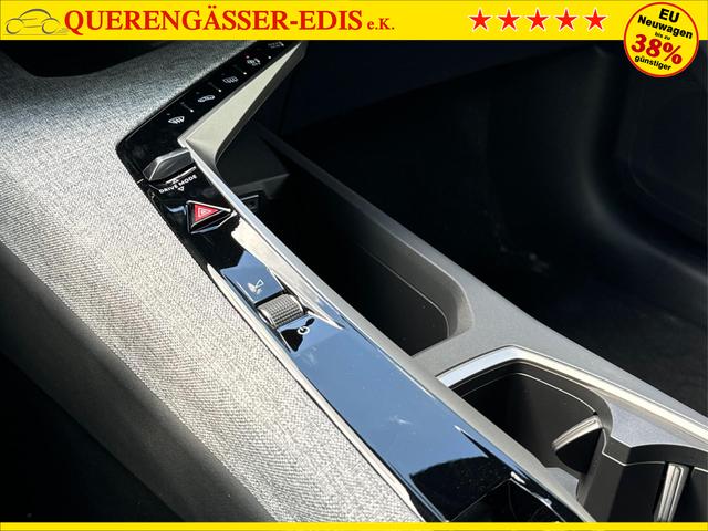 Peugeot / 5008 / Grau / / / e-DSC6+7 SITZE+NAVI+KAMERA+LED+19 ALU+KLIMA+PANORAMADISPLAY