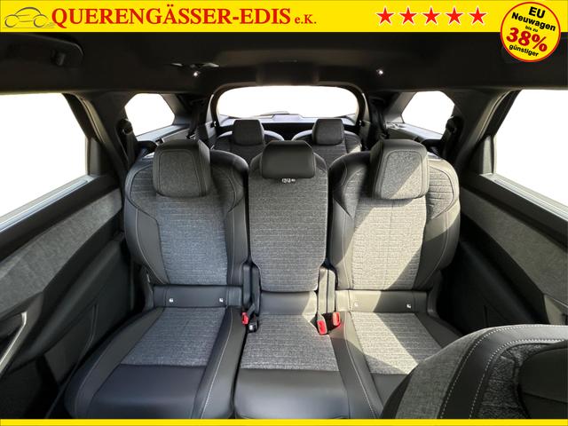 Peugeot / 5008 / Grau / / / e-DSC6+7 SITZE+NAVI+KAMERA+LED+19 ALU+KLIMA+PANORAMADISPLAY