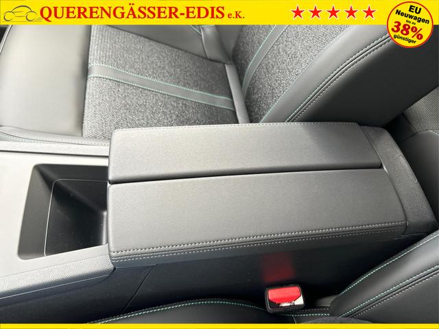 Peugeot / 308 SW / Blau / / / EAT8+SHZ+AGR+KAMERA+ACC+KLIMA+LED+PDC+17 ALU