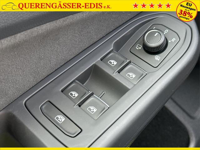 Volkswagen / Golf / Schwarz / / / KAMERA+18 ALU+ACC+LED+SHZ+KLIMA+KESSY+ARTVELOURS