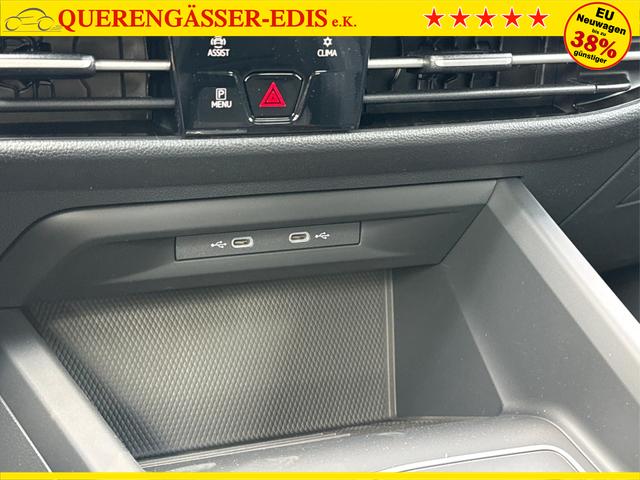 Volkswagen / Golf / Schwarz / / / KAMERA+18 ALU+ACC+LED+SHZ+KLIMA+KESSY+ARTVELOURS