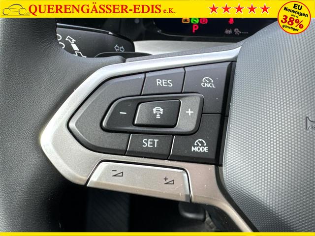 Volkswagen / Golf / Schwarz / / / KAMERA+18 ALU+ACC+LED+SHZ+KLIMA+KESSY+ARTVELOURS