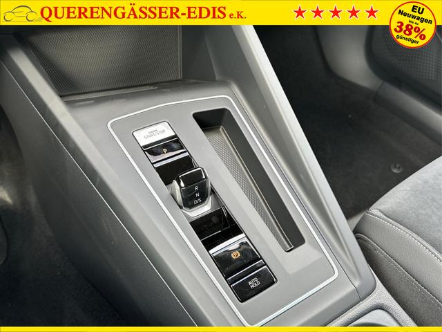 Volkswagen / Golf / Schwarz / / / KAMERA+18 ALU+ACC+LED+SHZ+KLIMA+KESSY+ARTVELOURS