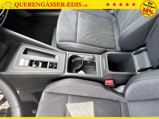 Volkswagen / Golf / Schwarz / / / KAMERA+18 ALU+ACC+LED+SHZ+KLIMA+KESSY+ARTVELOURS