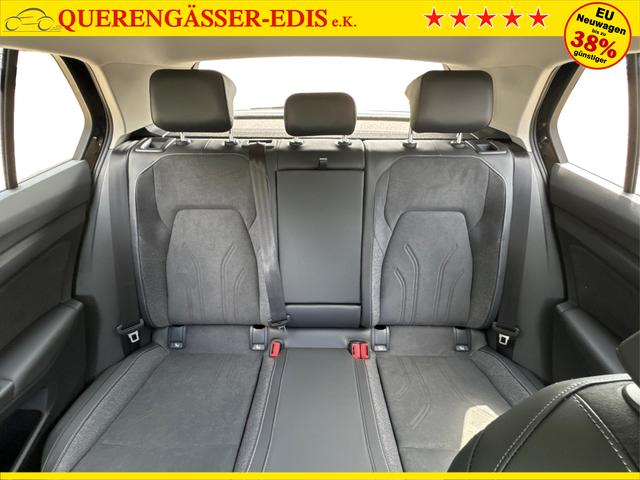 Volkswagen / Golf / Schwarz / / / KAMERA+18 ALU+ACC+LED+SHZ+KLIMA+KESSY+ARTVELOURS