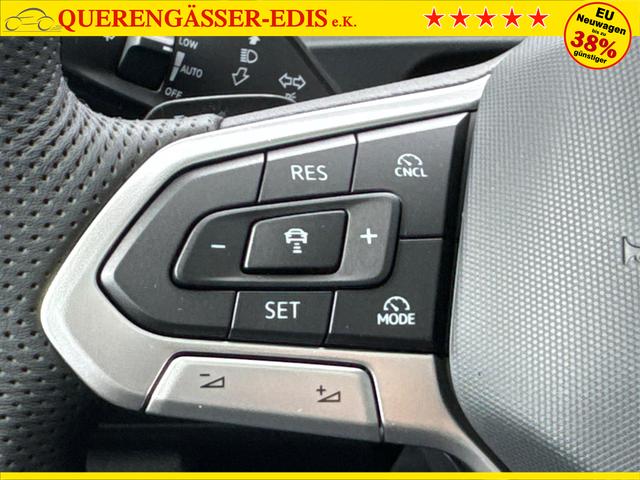 Volkswagen / Tiguan / Grün / / / DSG+AHK+HUD+NAVI+MATRIX+EL. HECK.+20 ALU