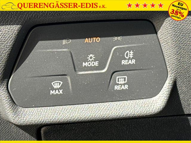 Seat / Leon Sportstourer / Grau / / / 1,5 eTSI DSG+ACC+LED+SHZ+CAM+Licht u. Sicht