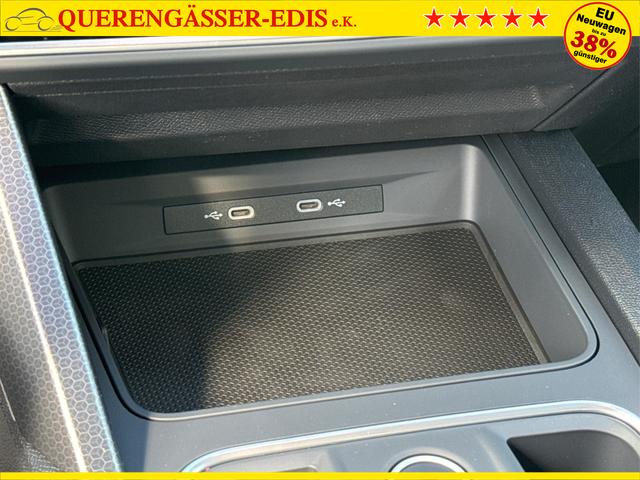 Seat / Leon Sportstourer / Grau / / / 1,5 eTSI DSG+ACC+LED+SHZ+CAM+Licht u. Sicht