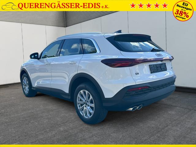 Audi / Q5 / Weiß / / / QUATTRO AHK+NAVI+LED+SHZ+PDC