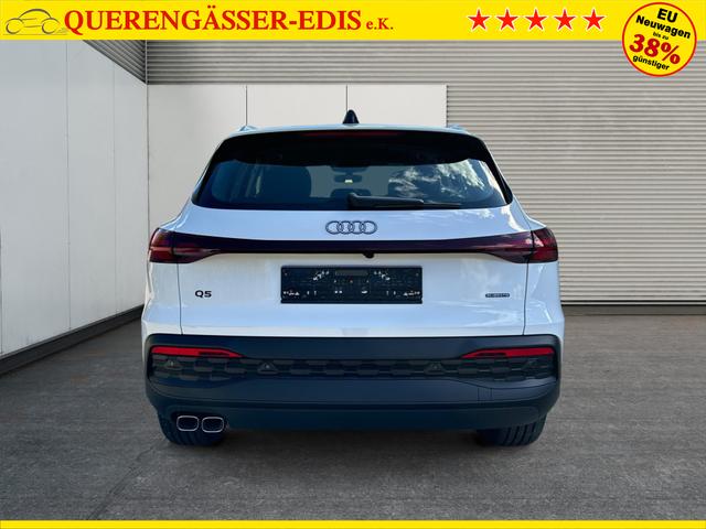 Audi / Q5 / Weiß / / / QUATTRO AHK+NAVI+LED+SHZ+PDC