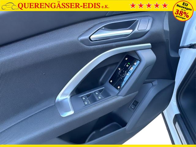 Audi / Q5 / Weiß / / / QUATTRO AHK+NAVI+LED+SHZ+PDC