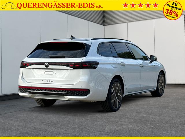 Volkswagen / Passat Variant / Wei&szlig; / / / 4WD+SIGNATURE+LEDER+PANO+AHK+DCC+MATRIX