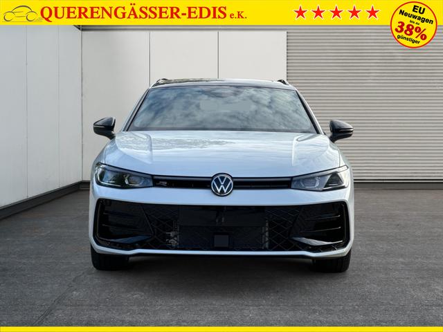 Volkswagen / Passat Variant / Wei&szlig; / / / 4WD+SIGNATURE+LEDER+PANO+AHK+DCC+MATRIX