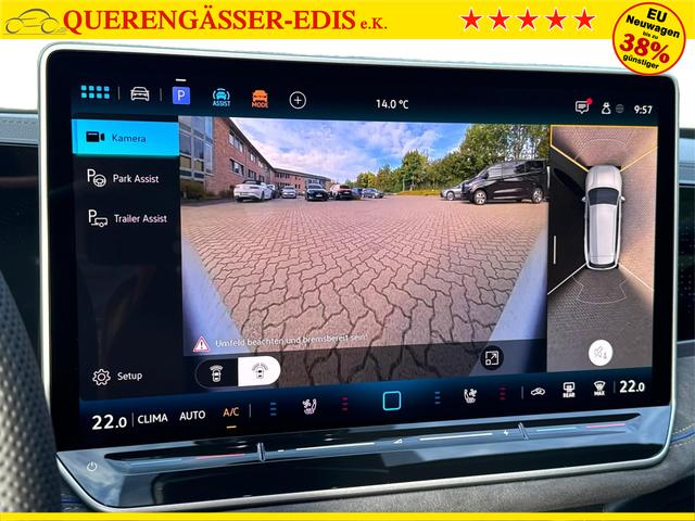 Volkswagen / Passat Variant / Wei&szlig; / / / 4WD+SIGNATURE+LEDER+PANO+AHK+DCC+MATRIX