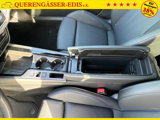 Volkswagen / Passat Variant / Wei&szlig; / / / 4WD+SIGNATURE+LEDER+PANO+AHK+DCC+MATRIX