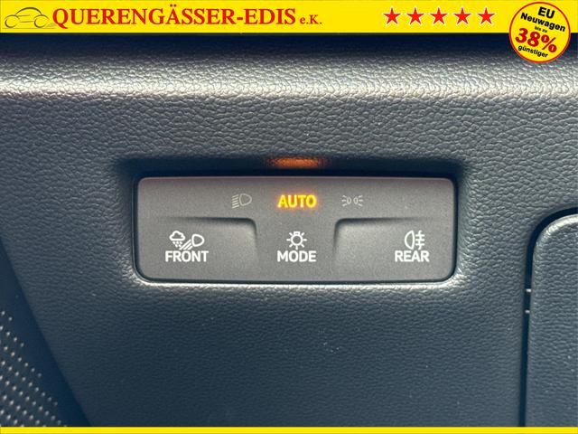 Volkswagen / Passat Variant / Wei&szlig; / / / 4WD+SIGNATURE+LEDER+PANO+AHK+DCC+MATRIX
