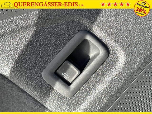 Volkswagen / Passat Variant / Wei&szlig; / / / 4WD+SIGNATURE+LEDER+PANO+AHK+DCC+MATRIX