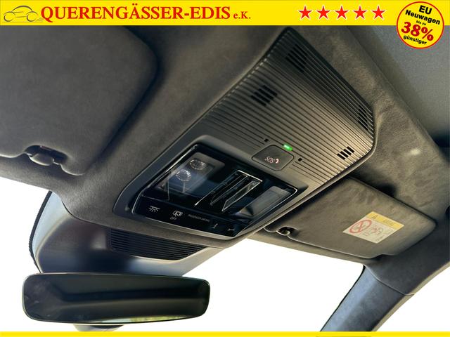 Volkswagen / Passat Variant / Wei&szlig; / / / 4WD+SIGNATURE+LEDER+PANO+AHK+DCC+MATRIX