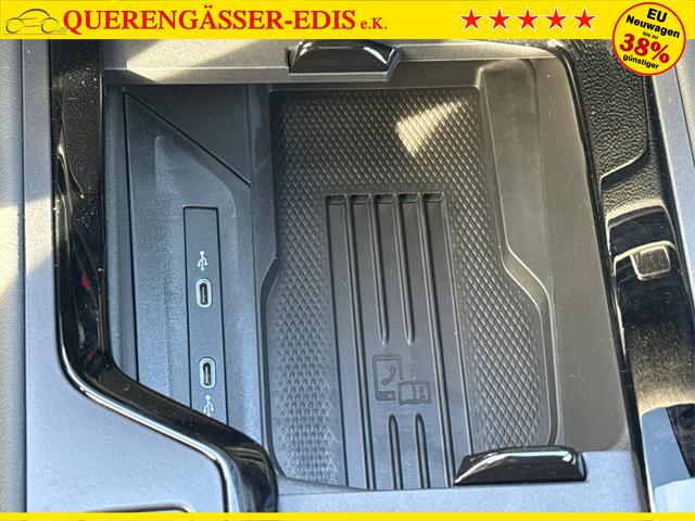 Volkswagen / Passat Variant / Wei&szlig; / / / 4WD+SIGNATURE+LEDER+PANO+AHK+DCC+MATRIX