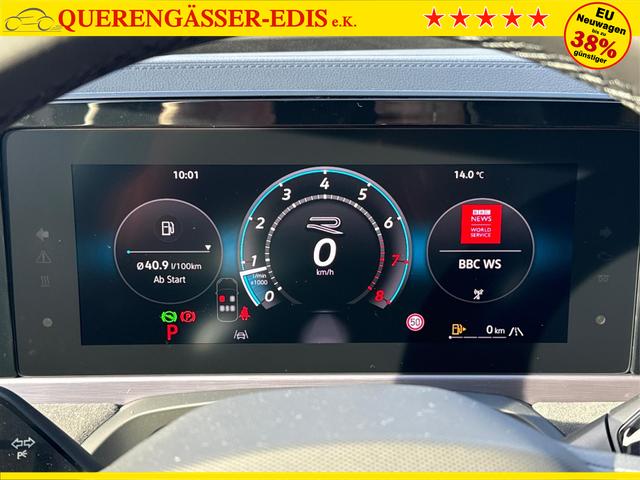 Volkswagen / Passat Variant / Wei&szlig; / / / 4WD+SIGNATURE+LEDER+PANO+AHK+DCC+MATRIX