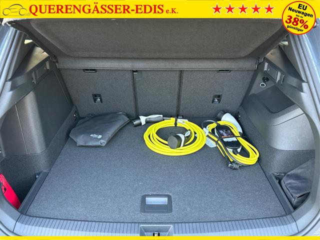 Volkswagen / Tiguan / Grau / / / PANO+HD MATRIX+AHK+NAVI+BLACK STYLE+20 LM+ACC
