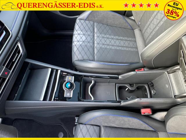 Volkswagen / Tiguan / Grau / / / PANO+HD MATRIX+AHK+NAVI+BLACK STYLE+20 LM+ACC