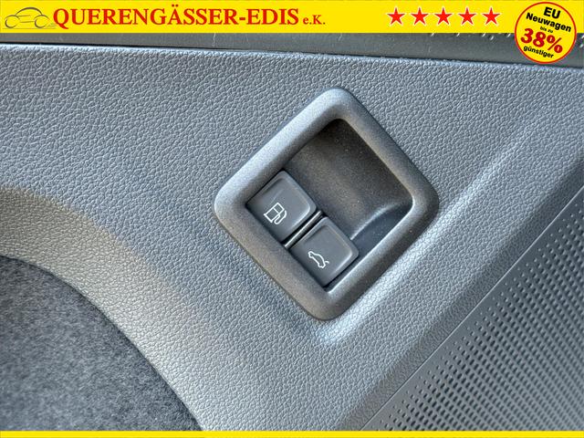 Volkswagen / Tiguan / Grau / / / PANO+HD MATRIX+AHK+NAVI+BLACK STYLE+20 LM+ACC