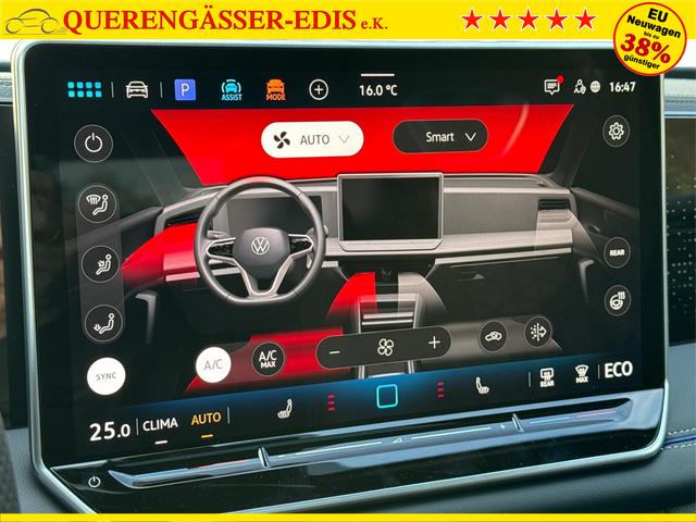Volkswagen / Tiguan / Grau / / / PANO+HD MATRIX+AHK+NAVI+BLACK STYLE+20 LM+ACC