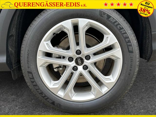 Audi / Q5 / Schwarz / / / QUATTRO+ NAVI+ LED+ SHZ+ PDC