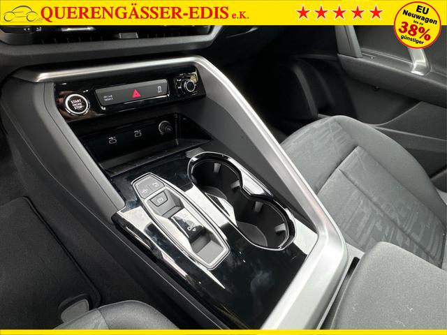 Audi / Q5 / Schwarz / / / QUATTRO+ NAVI+ LED+ SHZ+ PDC