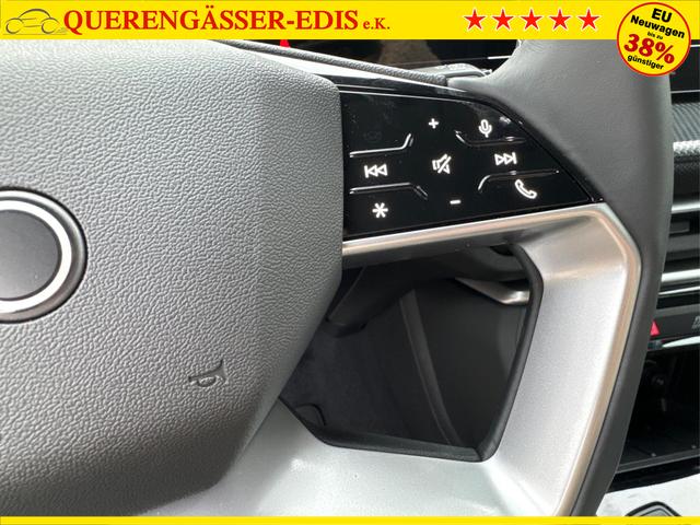 Audi / Q5 / Schwarz / / / QUATTRO+ NAVI+ LED+ SHZ+ PDC