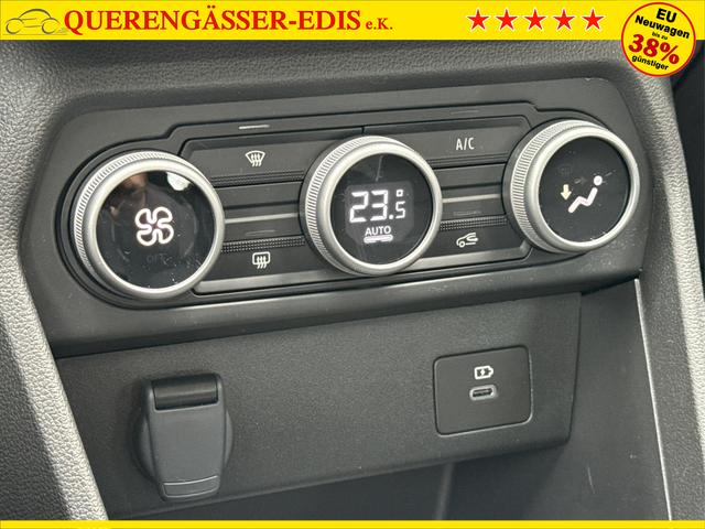 Dacia / Sandero / / / / KAMERA+SHZ+PDC+DAB+KLIMA