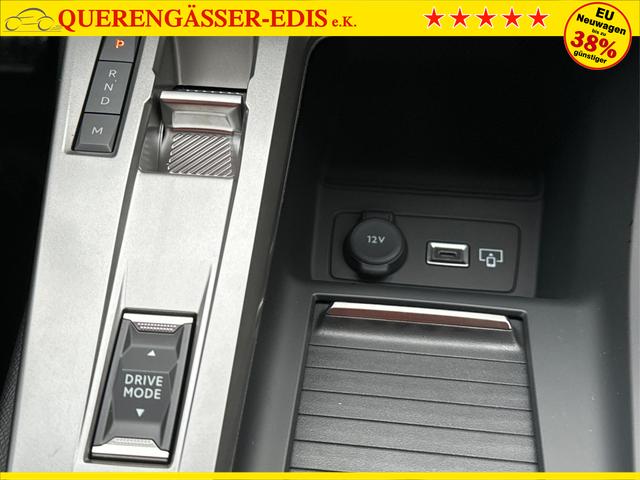 Peugeot / 308 / Schwarz / / / SHZ+KAMERA+NAVI+KEYLESS+ACC+17 LM