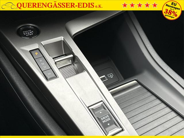 Peugeot / 308 / Schwarz / / / SHZ+KAMERA+NAVI+KEYLESS+ACC+17 LM